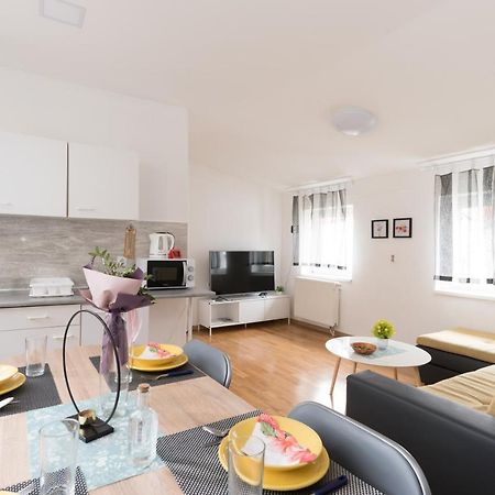Apartmani kod Marka Pozega Bagian luar foto