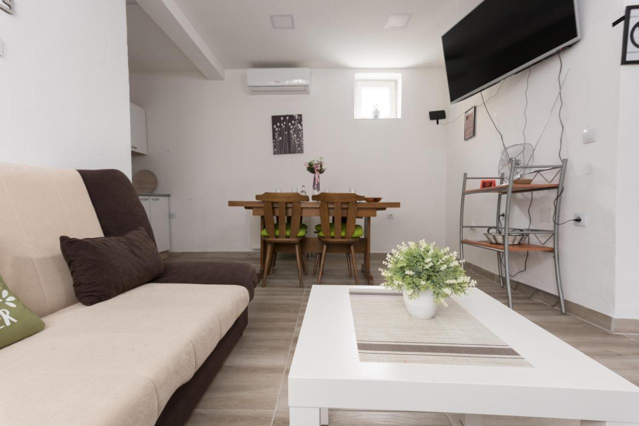 Apartmani kod Marka Pozega Bagian luar foto